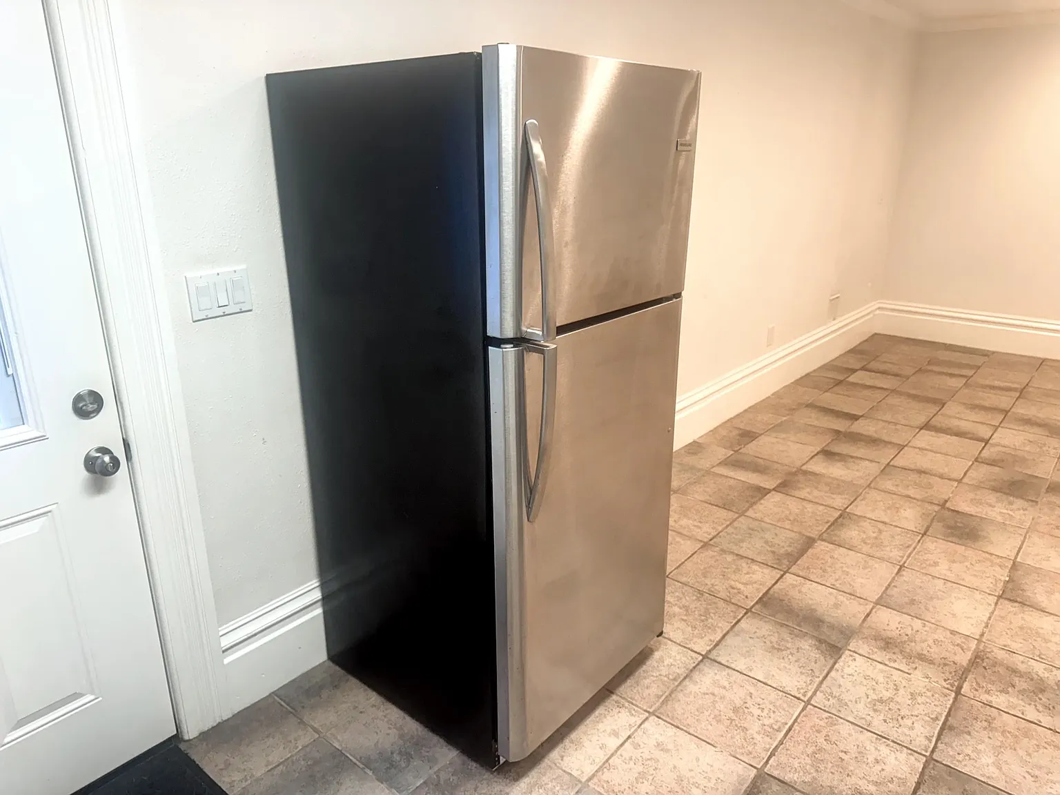 Studio, 370 sqft, $1,900 — Photo 4