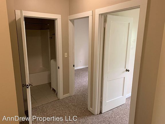 4th image of 1640 Leonard St NW #A