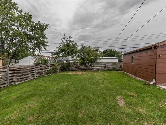 3rd image of 6645 Tupelo Dr