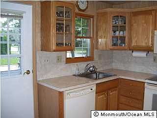 5th image of 94 Cambridge Circle #B