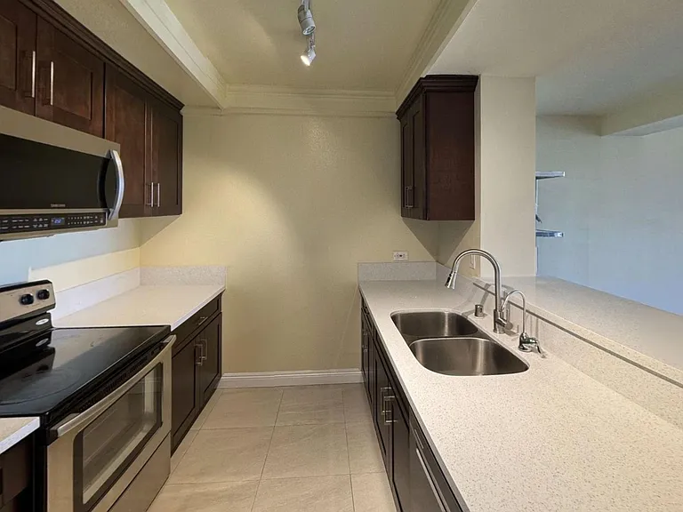 10535 Wilshire Blvd #1402 — Photo 10