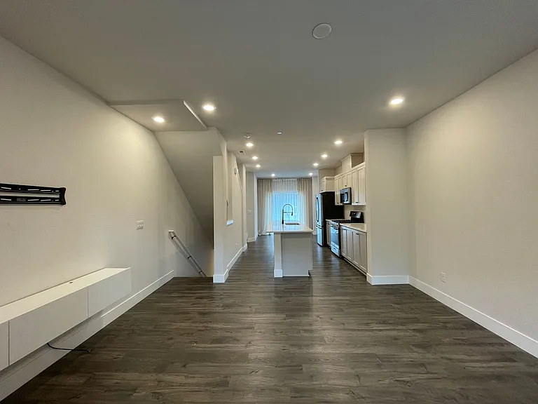 16022 NW Hosmer Ln — Photo 7