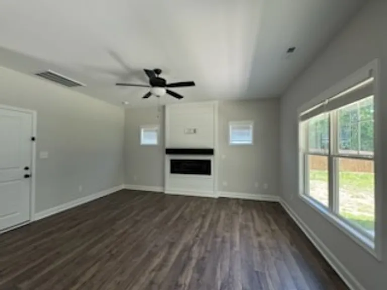 390 Summer Hill Rd — Photo 3