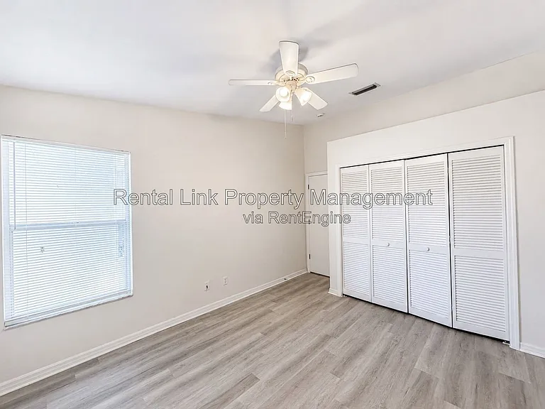 320 SW 3rd Pl #3 — Photo 18