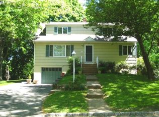 9 Keyes St, Florham Park, NJ 07932