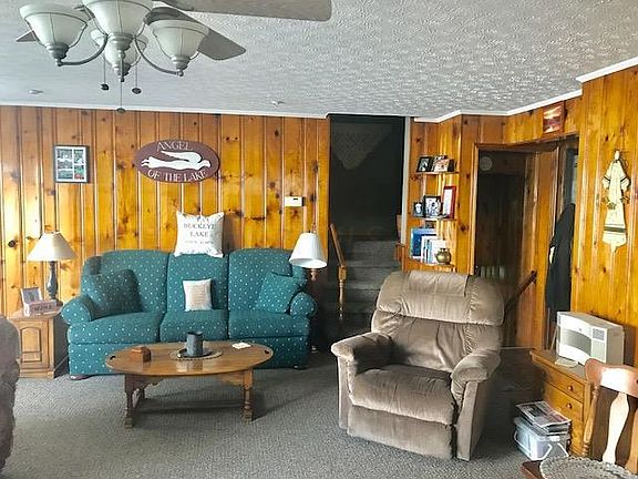 3rd image of 127 Lakeview Dr