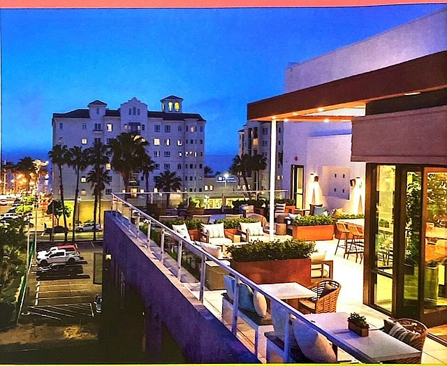 ROOFTOP AREA AND CLUBHOUSE. FIREPIT, GAME AREA, LARGE TV, FIREPIT, BBQs.