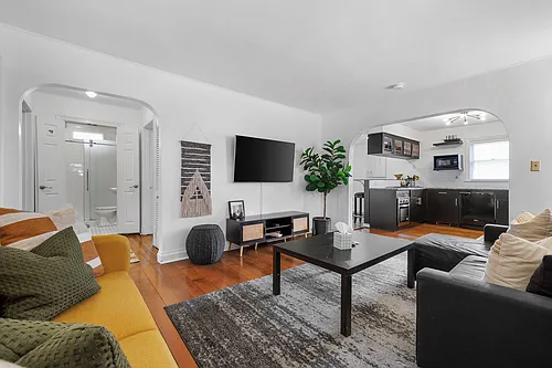 3200 Resha Ln Photo 1