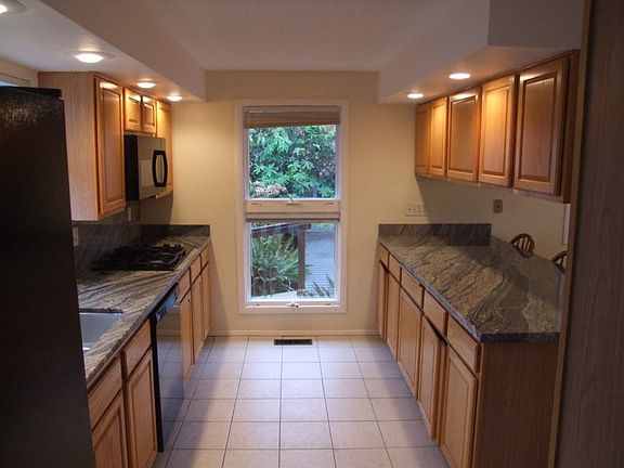 5th image of 11022 Colvos Dr NW