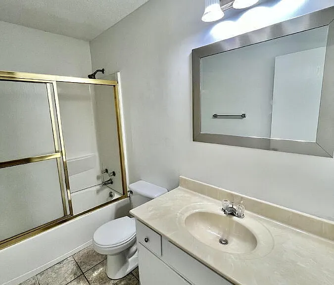 2605 Singing Hills Dr — Photo 17