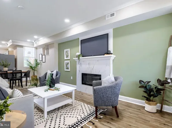 2560 Robb St, Baltimore, MD 21218