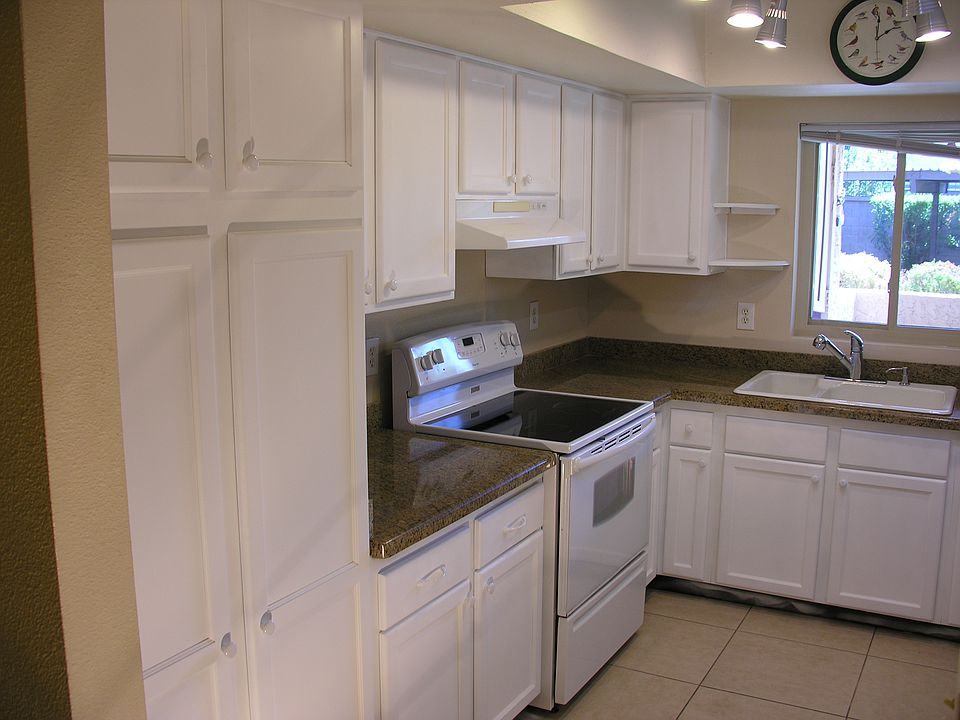 1st image of 10828 N Biltmore Dr APT 123