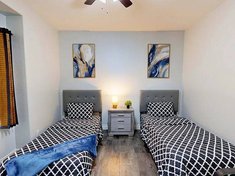 136 Bloomsbury Ave — Photo 54