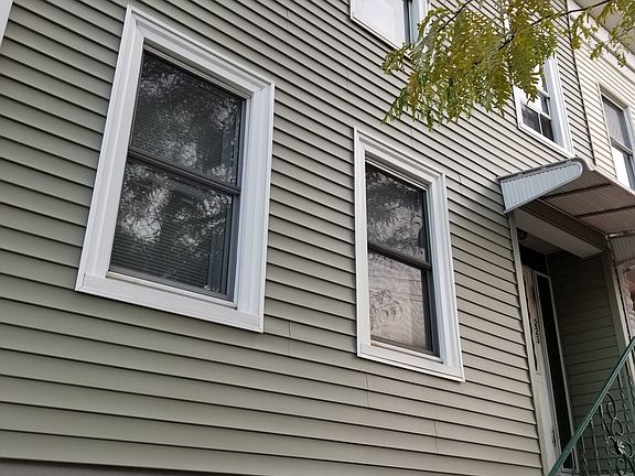 3rd image of 223 Trenton St