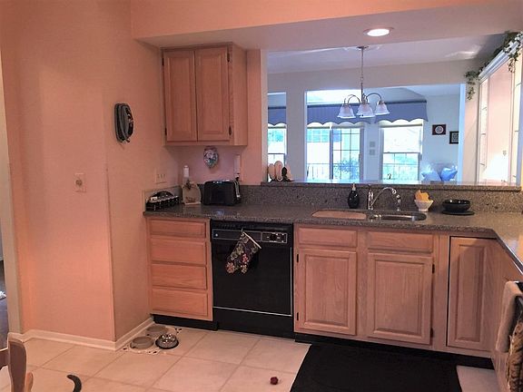 4th image of 2640 Welling Way
