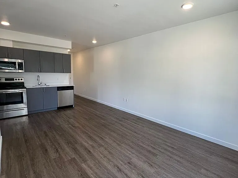 4801 Fauntleroy Apartments — Photo 38