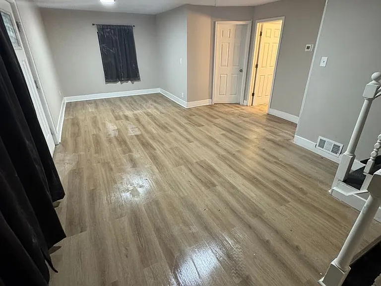 1019 Green Ln — Photo 2