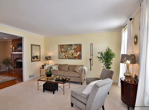4th image of 0N552 W Weaver Cir