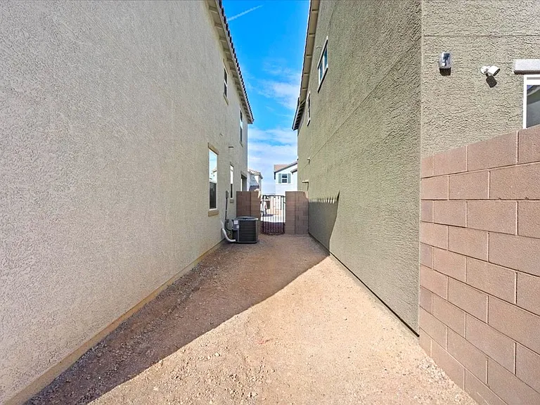9115 Vesey Ave — Photo 48