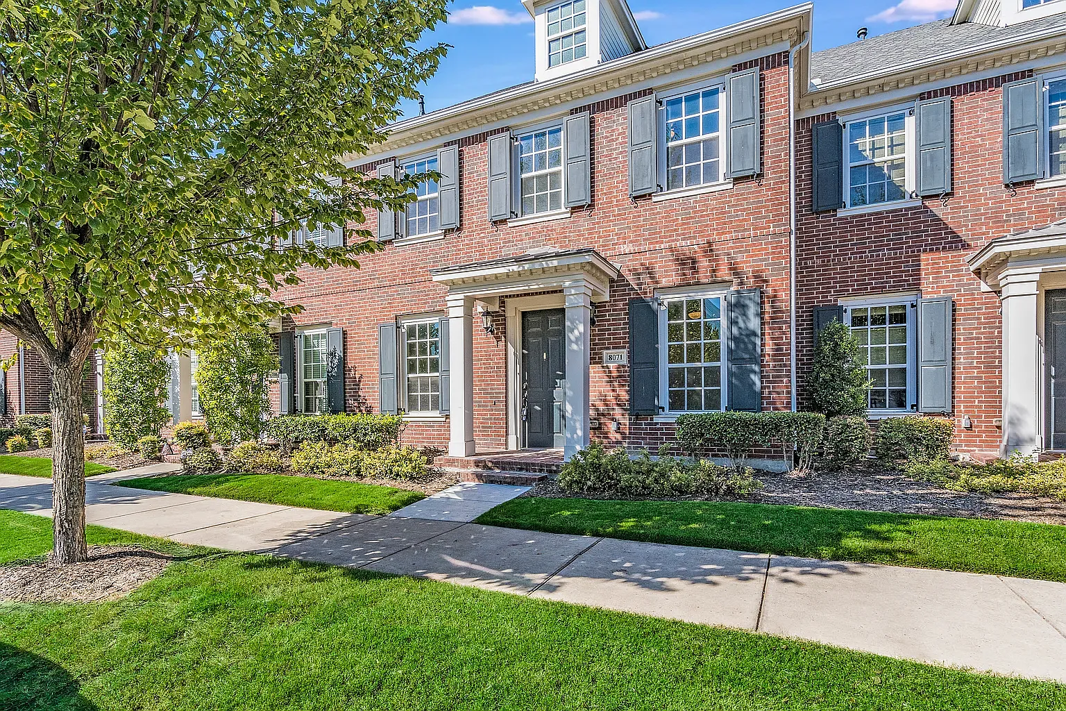 3 bed, 2.5 bath, 2208 sqft, $3,399 — Photo 1