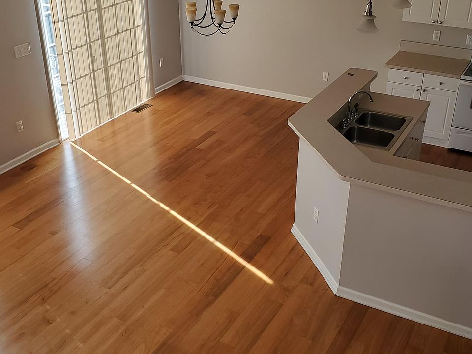 1st image of 704 Mystic Pointe Dr