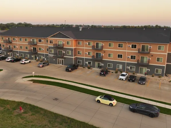 1510 Juneau Pl SE, Orange City, IA