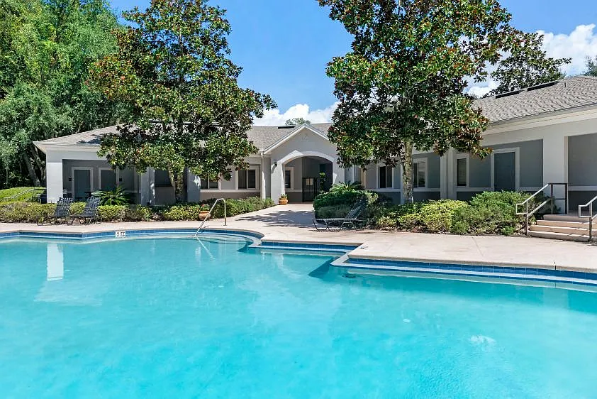 Courtney Manor Apartments