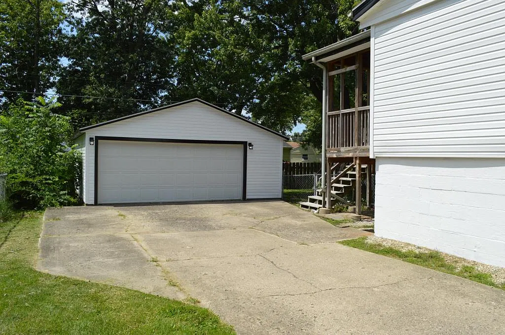 1809 Tam O Shanter Ct — Photo 2