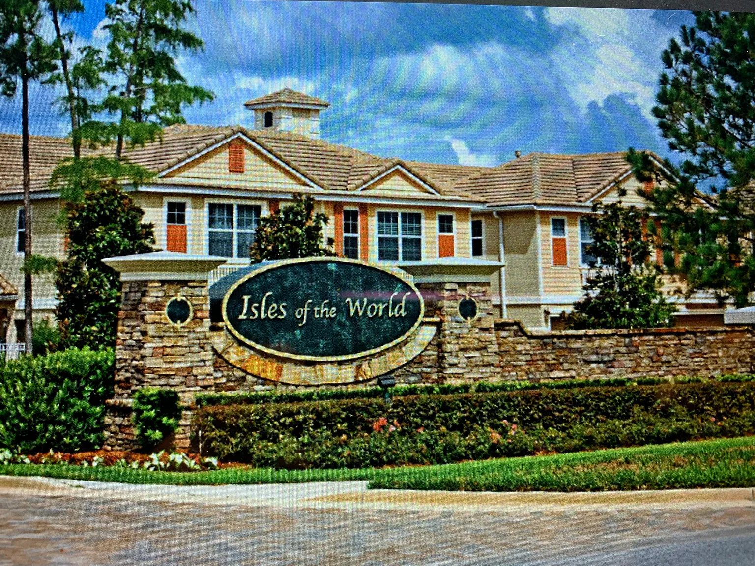 125 Hedgewood Dr — Photo 1