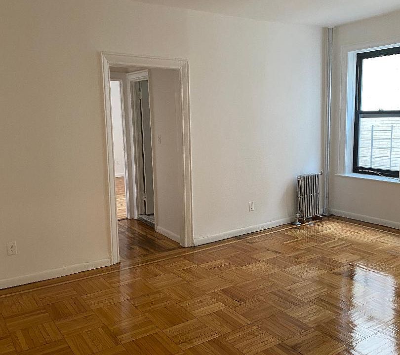 1st image of 2280 Grand Ave