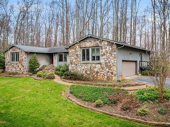 4th image of 5204 Foxfire Pl