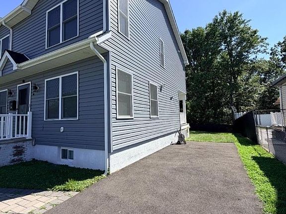 4th image of 66 Edward Ct