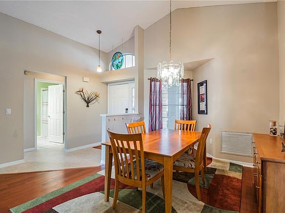 3rd image of 2918 Shannon Cir