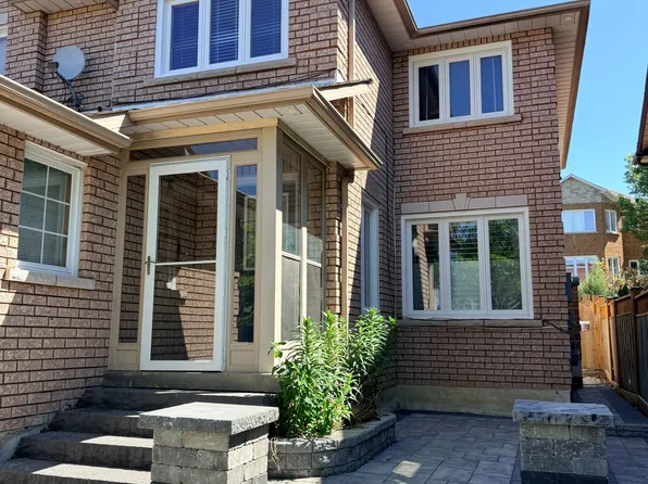 147 Elizabeth St, Ajax, ON L1T 3Y4