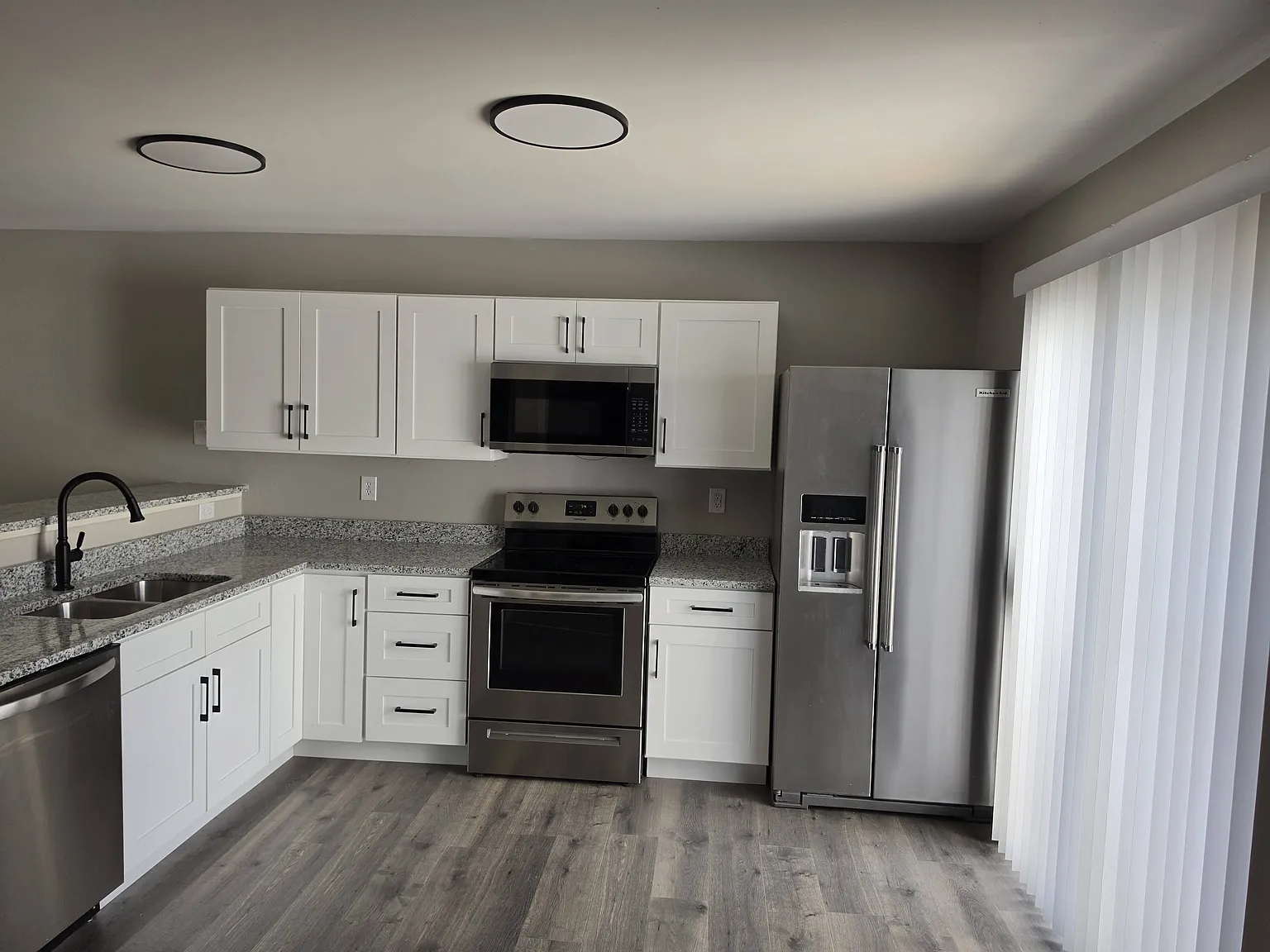 3 bed, 2.5 bath, 1428 sqft, $1,995 — Photo 4