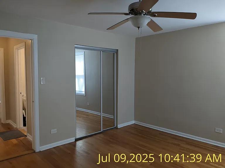 6136 N Seeley Ave #2E — Photo 3