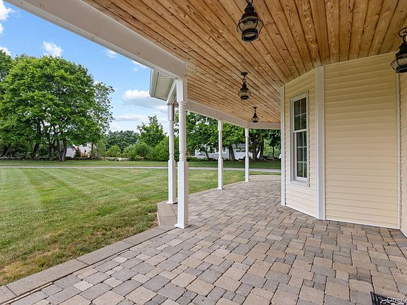 4th image of 128 Old Pawling Road