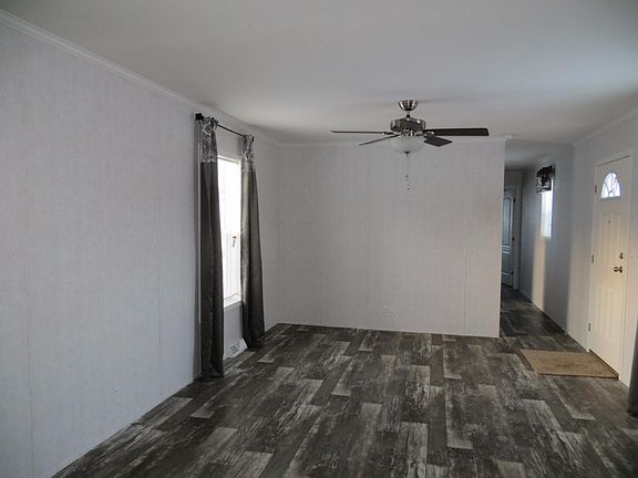 5th image of 10 Halfmoon Cir