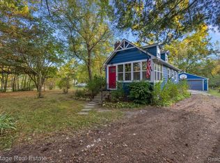 827 Alberta St, Auburn Hills, MI