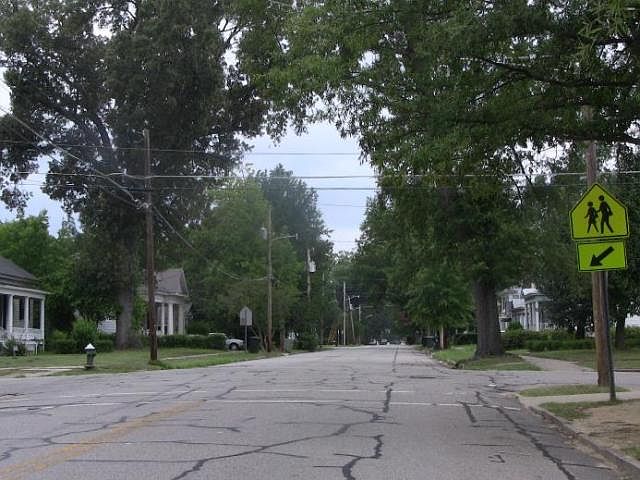 2nd image of 313 Vance St W