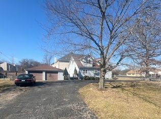 899 E Crest Ave, Addison, IL 60101