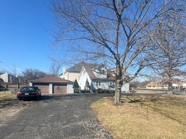 899 E Crest Ave, Addison, IL 60101