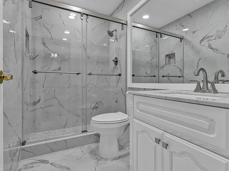 10290 NW 60th Pl — Photo 35
