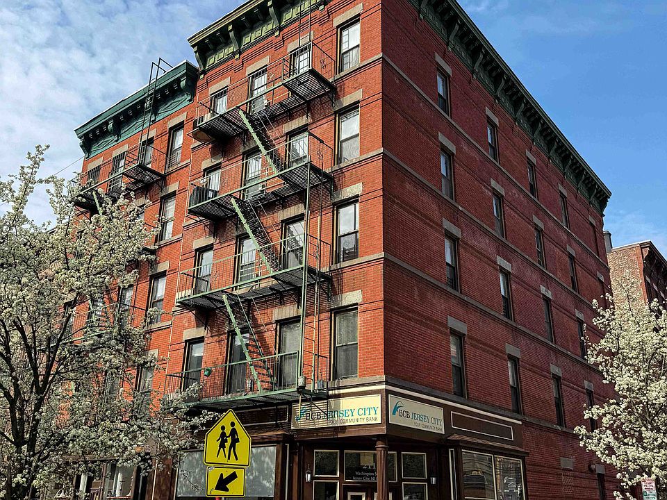 1st image of 99 Sussex St #3B