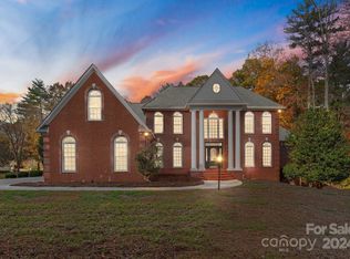 1720 Spring Valley Dr #70, Wilkesboro, NC 28697