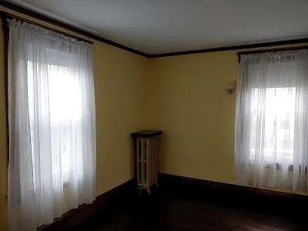 386 Union Ave — Photo 12