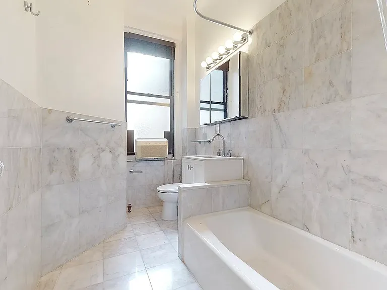 780 Madison Ave #7A — Photo 3