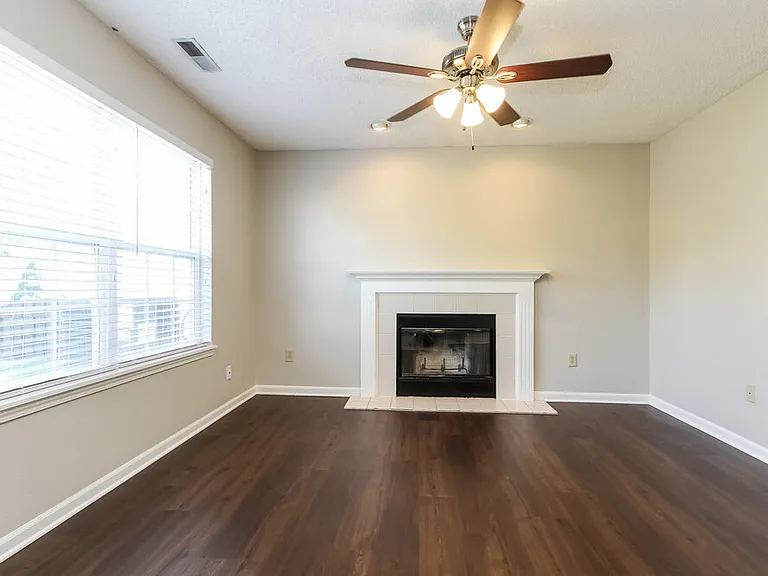 19166 Strand Ct — Photo 3