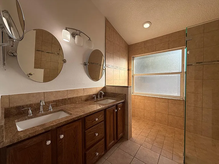 2670 Oak Run Blvd — Photo 16