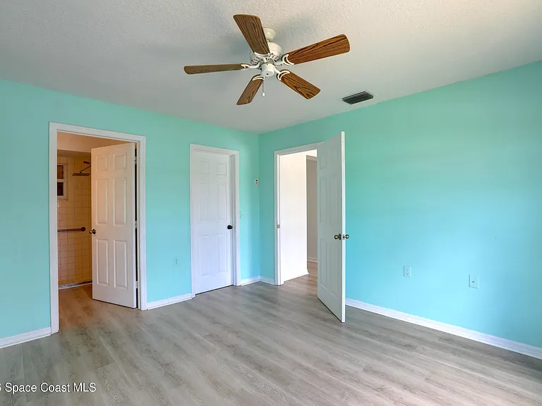 243 Dickens Ave — Photo 16